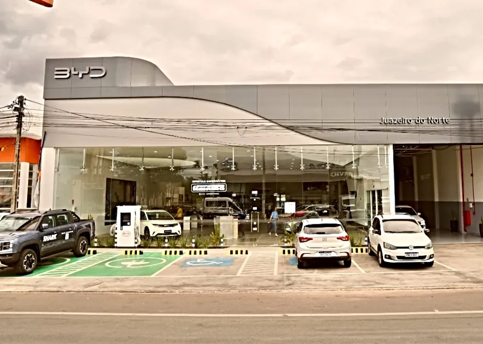 BYD Carmais amplia acesso de taxistas e motoristas de aplicativo a carros elétricos