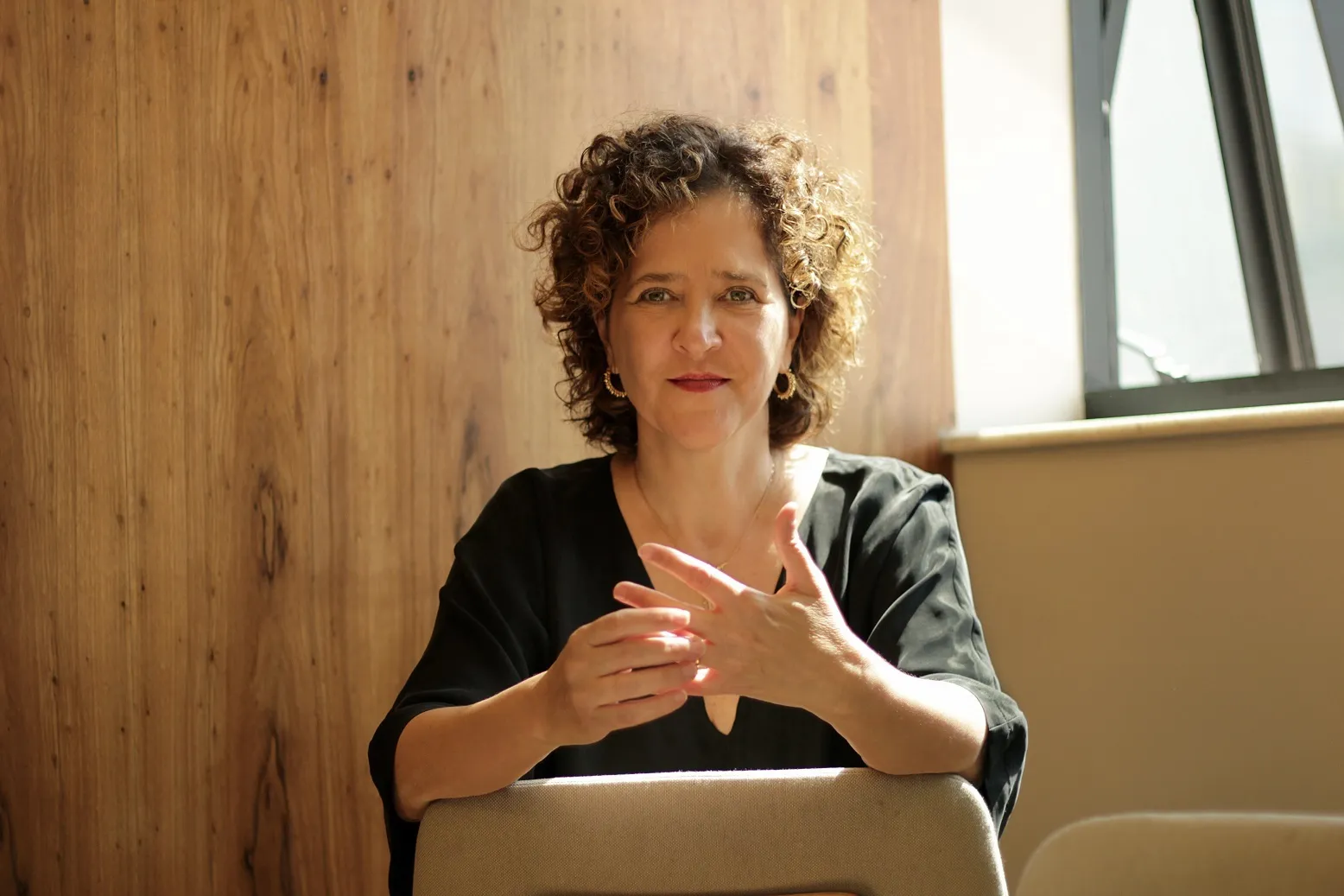 Hotel Fasano Salvador recebe Carla Madeira para roda de conversa durante a Flipelô