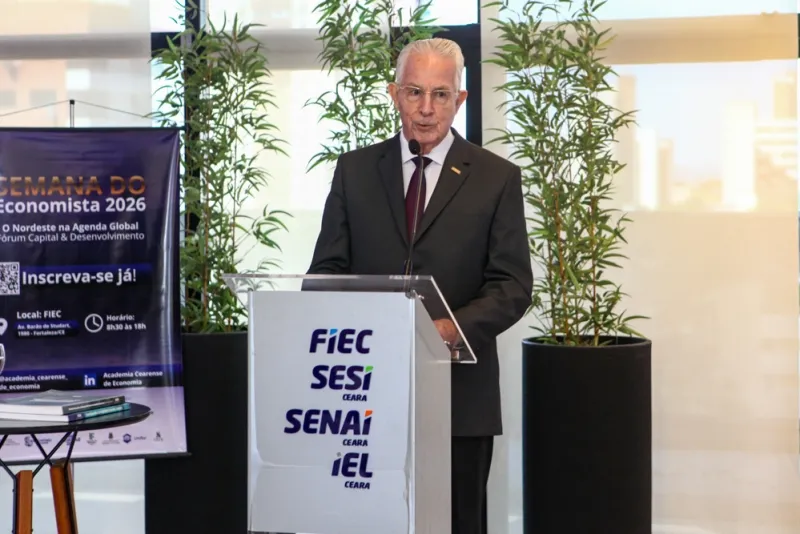 NOVO CICLO - Célio Fernando toma posse na presidência da Academia Cearense de Economia