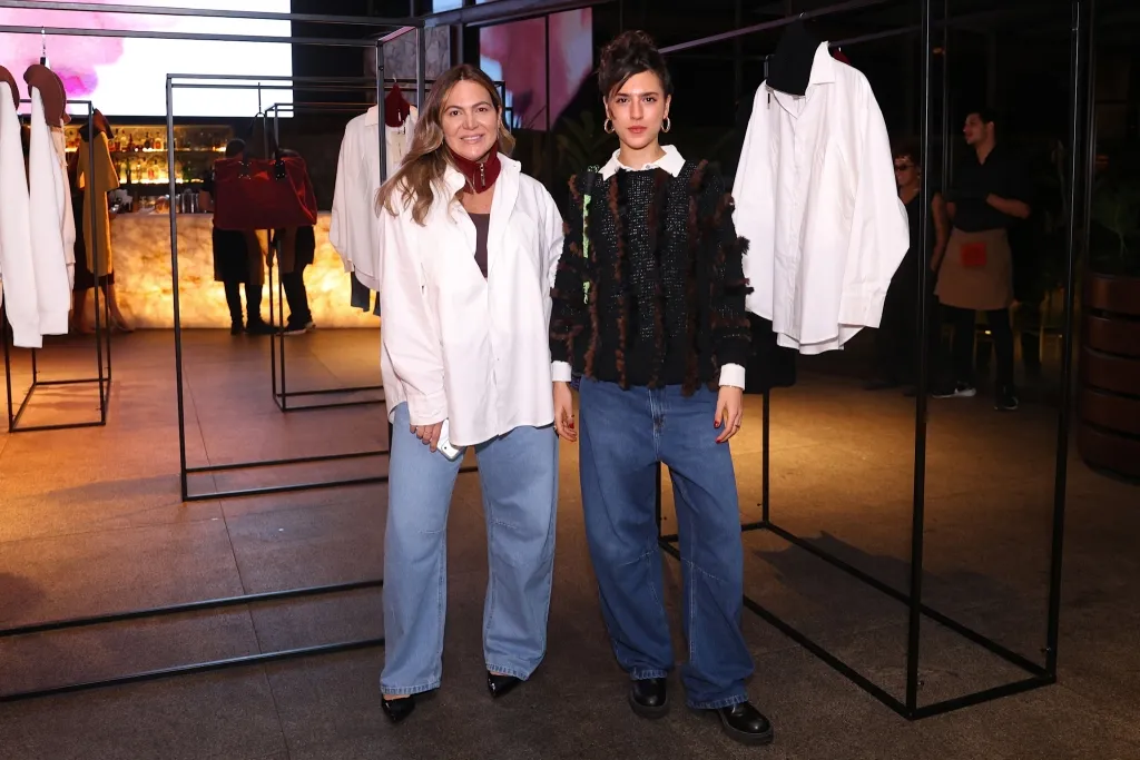 Carol Sampaio E Flora Camolese 1