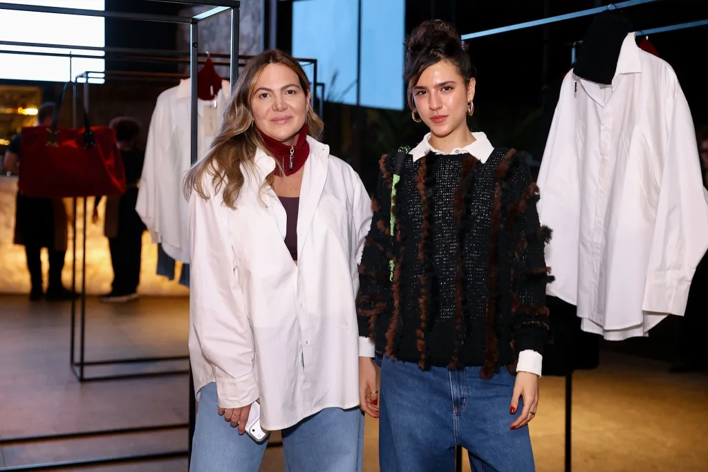 Carol Sampaio E Flora Camolese 3