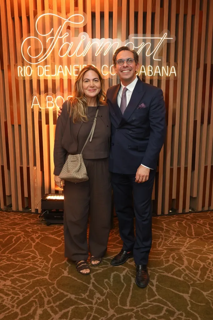 Carol Sampaio E Netto Moreira