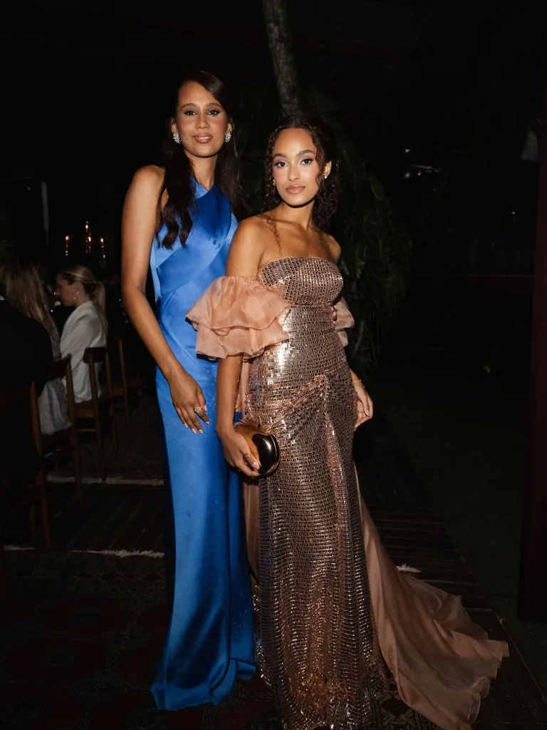 Caroline Meireles E Livia Silva
