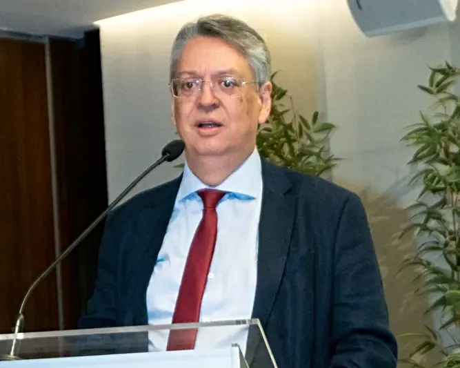 Célio Fernando assume comando da ACE focado no conhecimento e sociedade 5.0