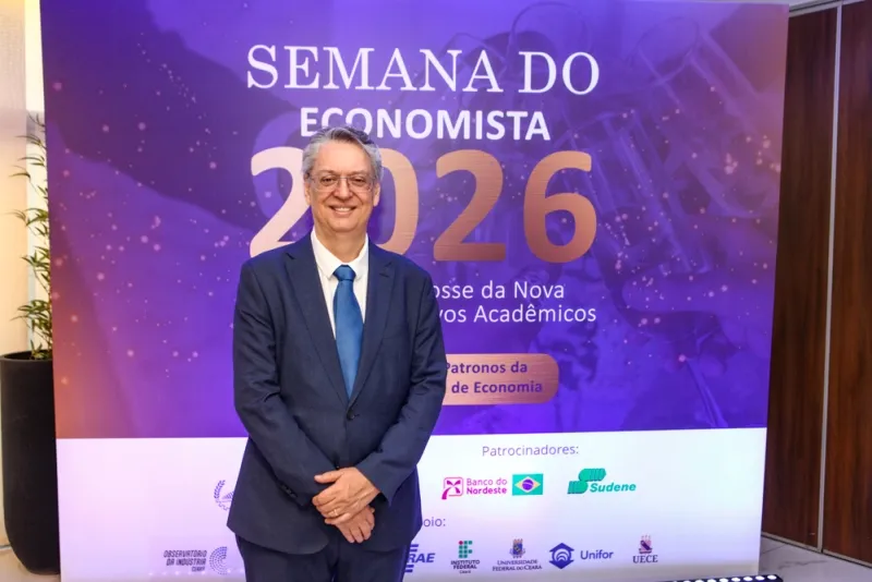 NOVO CICLO - Célio Fernando toma posse na presidência da Academia Cearense de Economia