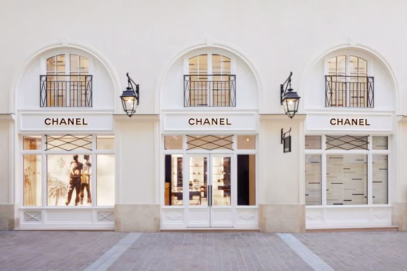 além das passarelas - Lyst Index 2026: Chanel mantém a liderança entre as marcas de luxo mais desejadas do mundo