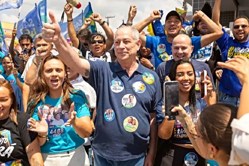 MODELO ECONÔMICO - Em Cascavel, Ciro critica fechamento de fábricas de calçados e promete apoio a pequenos e médios empreendedores