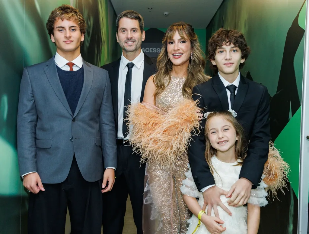 Claudia Leitte, Marcio Pedreira E Os Filhos Davi, Rafael E Bela