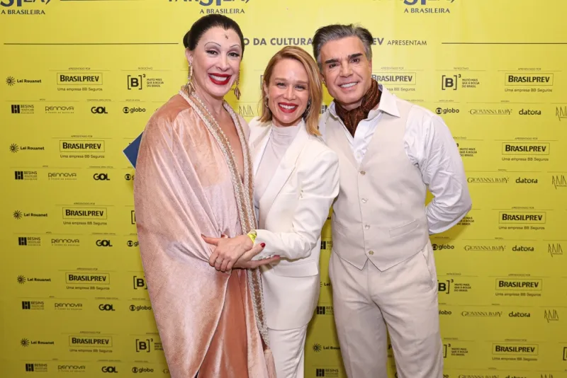 Mariana Ximenes prestigia Claudia Raia e Jarbas Homem de Mello na despedida de “Tarsila, a Brasileira” do Theatro Municipal do Rio de Janeiro