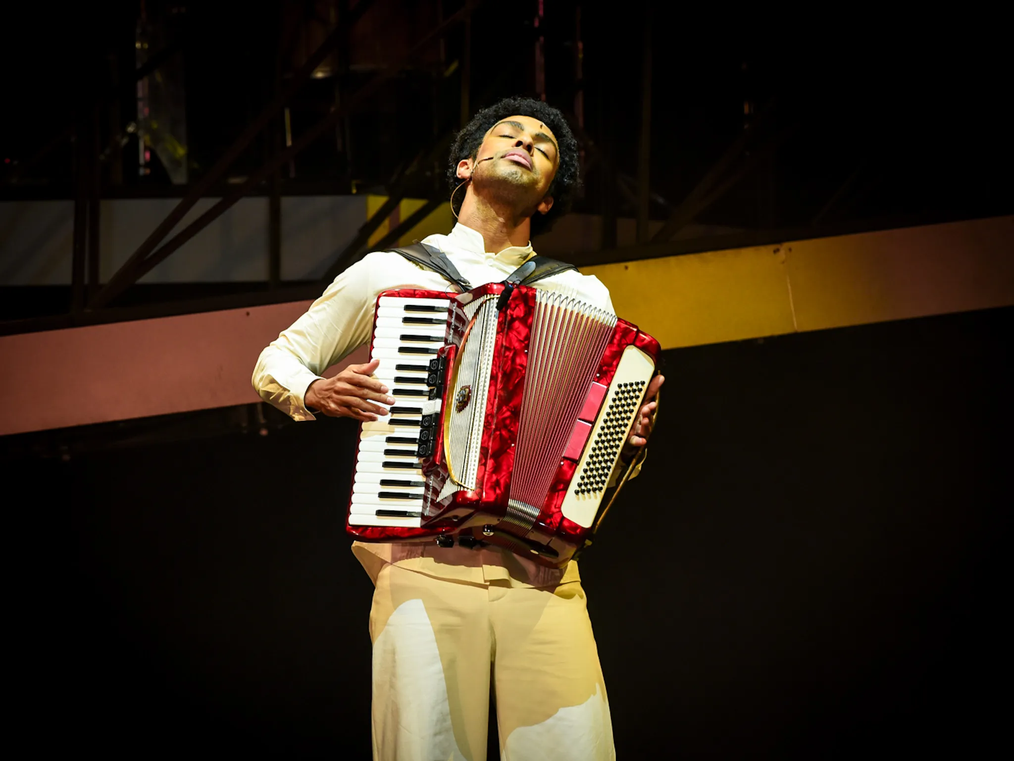 Musical “Gil – Andar com Fé” apresenta ao público os primeiros trechos da montagem dedicada a Gilberto Gil