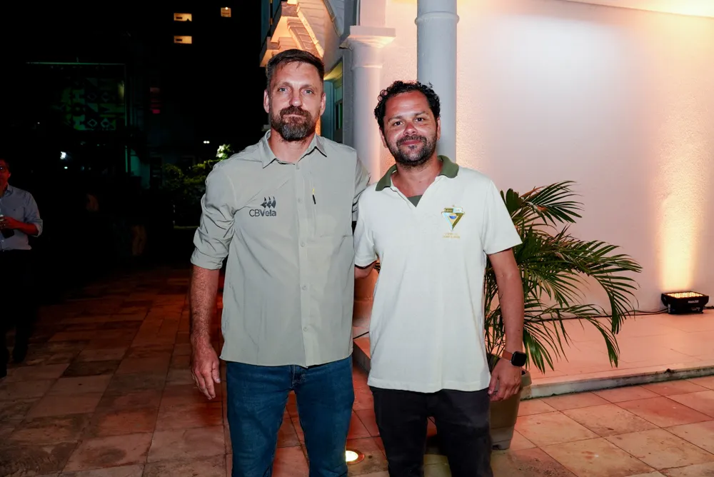 Daniel Azevedo E Davi Gomes
