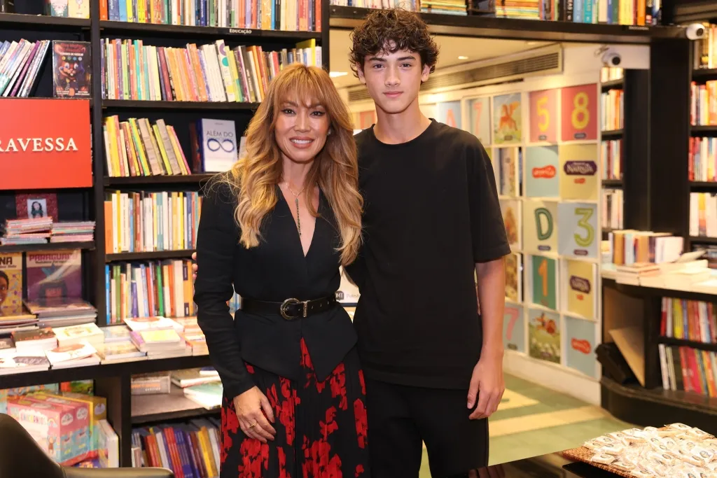 Danni Suzuki E O Filho Kauai Novaes 1