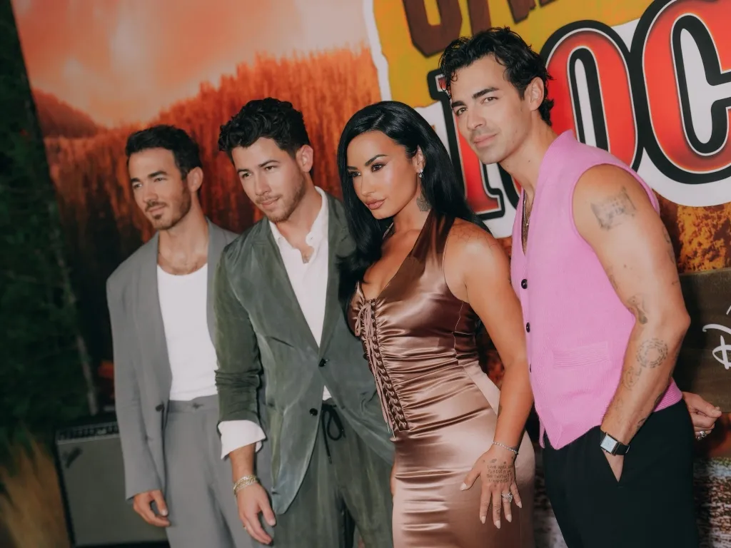 Demi Lovato E Jonas Brothers