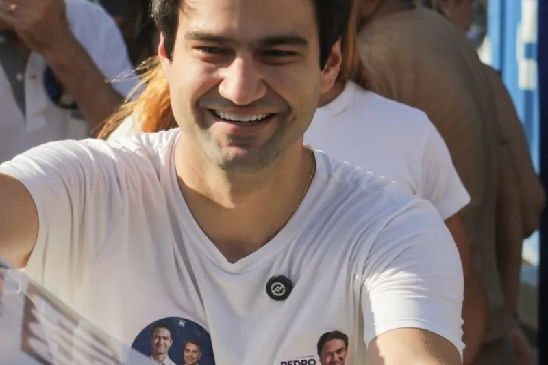 Eleições 2026 - Pedro Matos abre campanha à Câmara com adesivaço — e Ciro na camisa