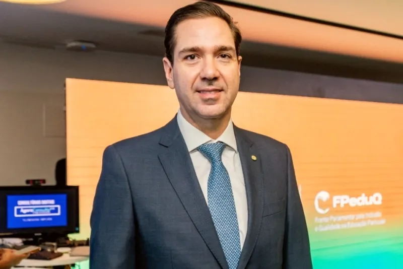 Eduardo Bismarck reforça a defesa do marco regulatório da IA no Congresso