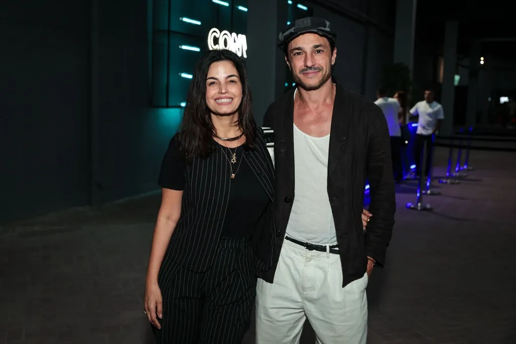 Emanuelle Araújo E Fernando Diniz