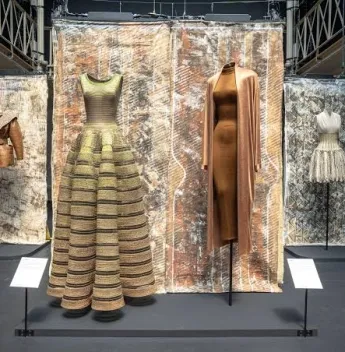 África de Alaïa: exposição em Paris revisita as raízes que moldaram o mestre da alta-costura