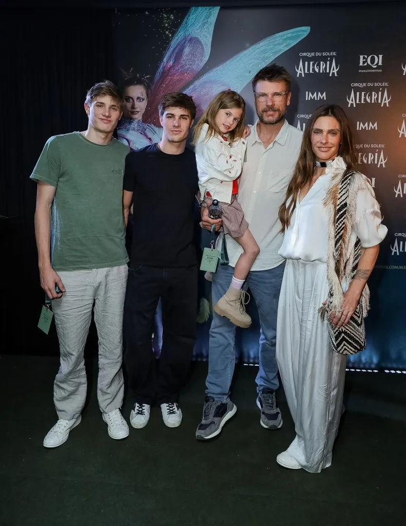 Fernanda Lima, Rodrigo Hilbert, João, Francisco E Maria Manoela