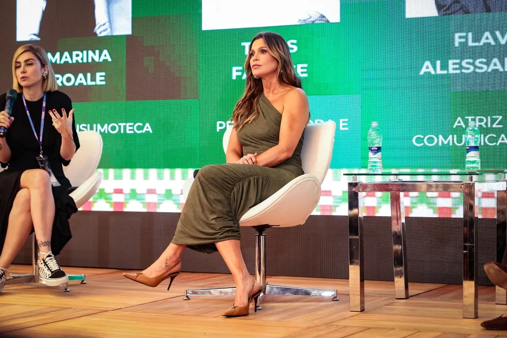 Flávia Alessandra