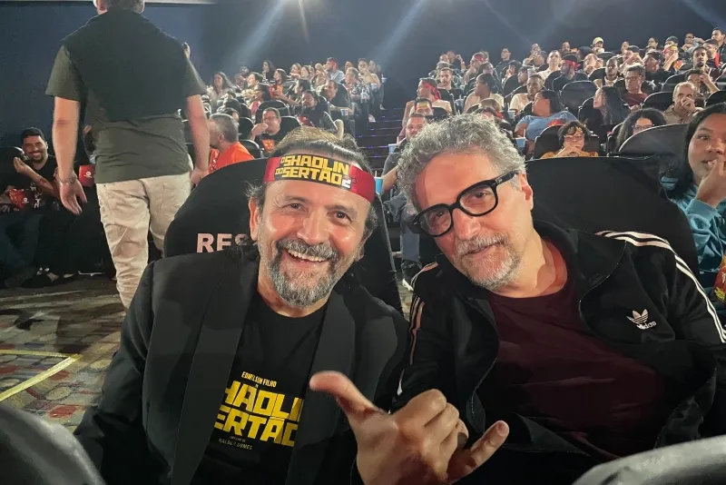 Encontro criativo - Pré-estreia do filme “Shaolin do Sertão II” reúne Halder Gomes e Kleber Mendonça Filho em Recife