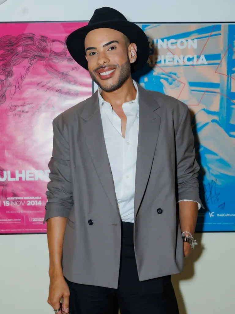 Hugo Gloss (2)