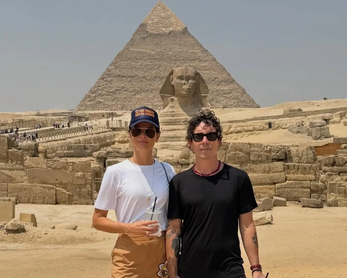 Isabeli Fontana escolhe o Egito para temporada de férias ao lado de Di Ferrero