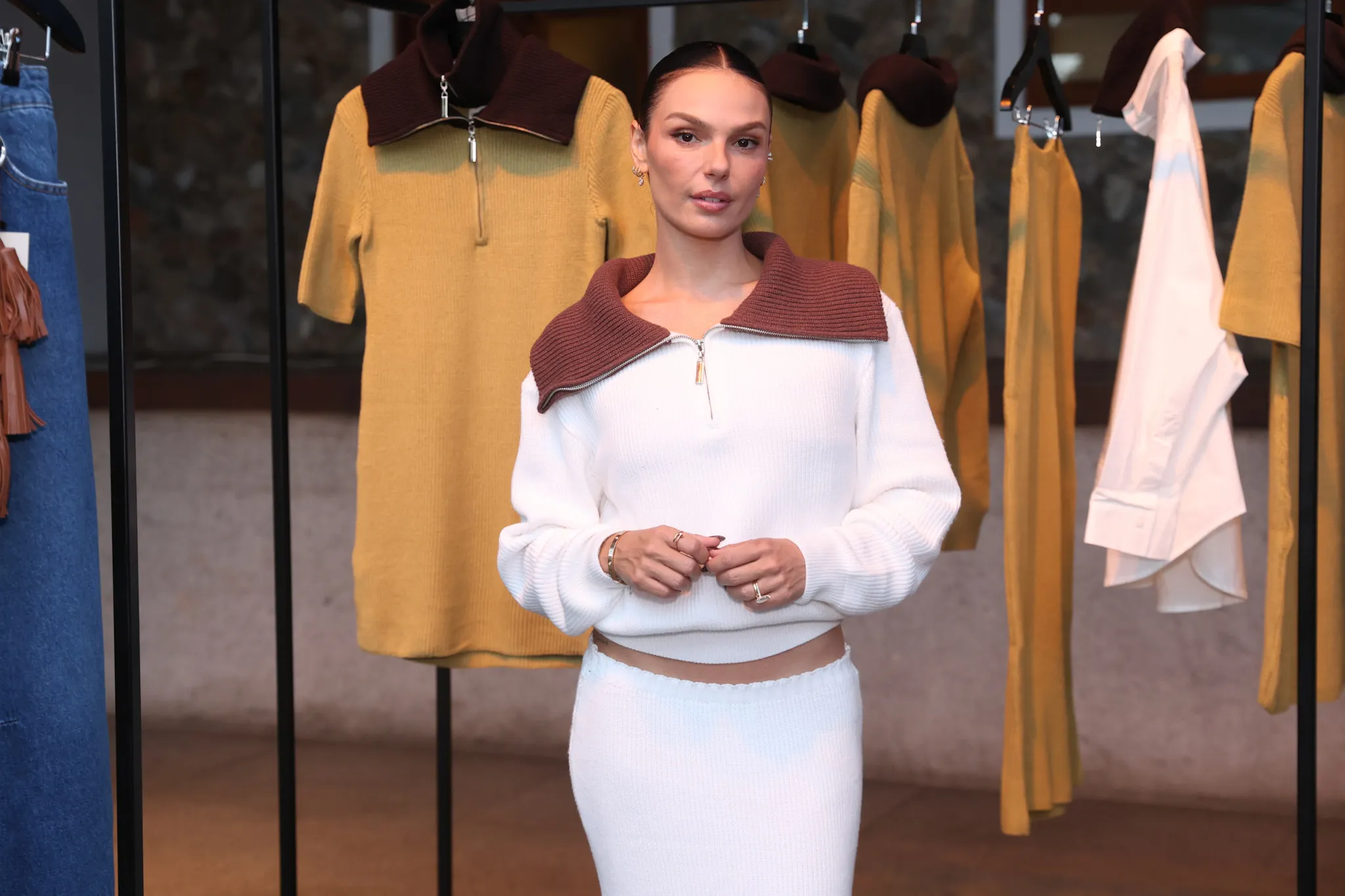 Isis Valverde estreia na criação de moda e apresenta coleção-cápsula da Gammba no Rio de Janeiro