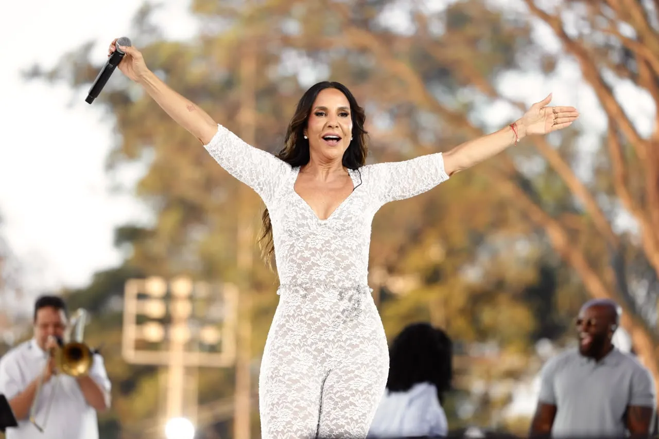 Ivete Sangalo faz nova passagem de “Clareou” por São Paulo com convidados especiais