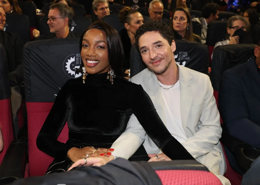 Iza E João Vitor Silva