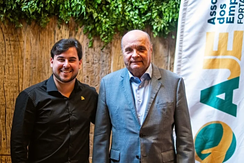 CONHECIMENTO E INSPIRAÇÃO - Fernando Cirino debate desafios, gestão e desenvolvimento durante evento da AJE