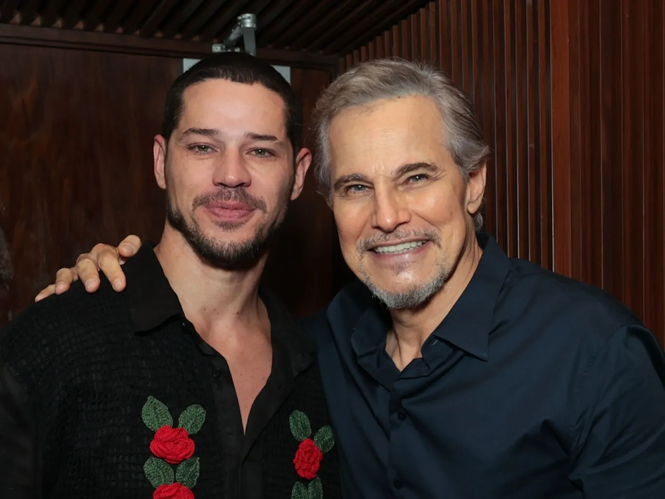 Tony Ramos, Dira Paes e Edson Celulari prestigiam a pré-estreia da nova montagem de “Ópera do Malandro” no Rio de Janeiro