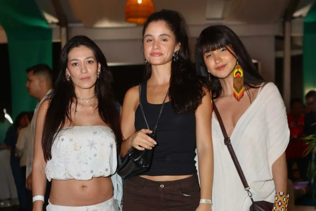 Juliana Gamarra, Fernanda Soares E Raynna