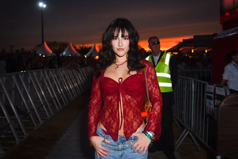 POP E ANCESTRALIDADE - Anitta estreia Equilibrium Tour em São Paulo com Maisa, Grazi Massafera e outros famosos na plateia