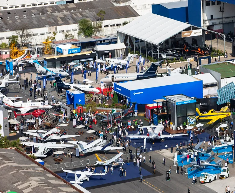 Empresários cearenses acompanham a Labace, feira que reúne 55 aeronaves e projeta US$ 150 milhões em negócios