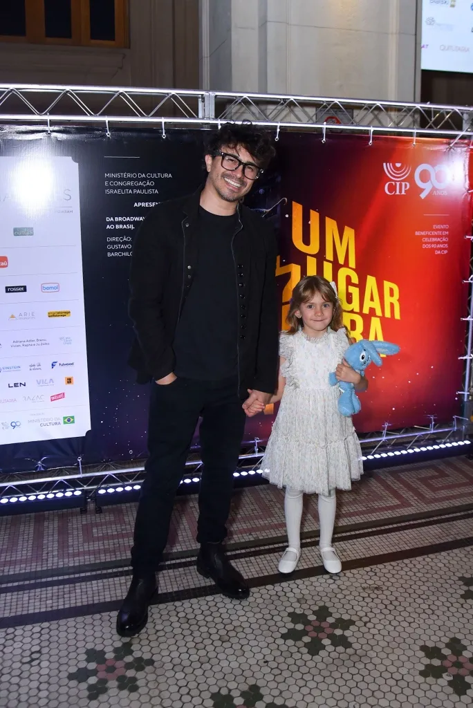 Lázaro Menezes E Luna Sasso 1403