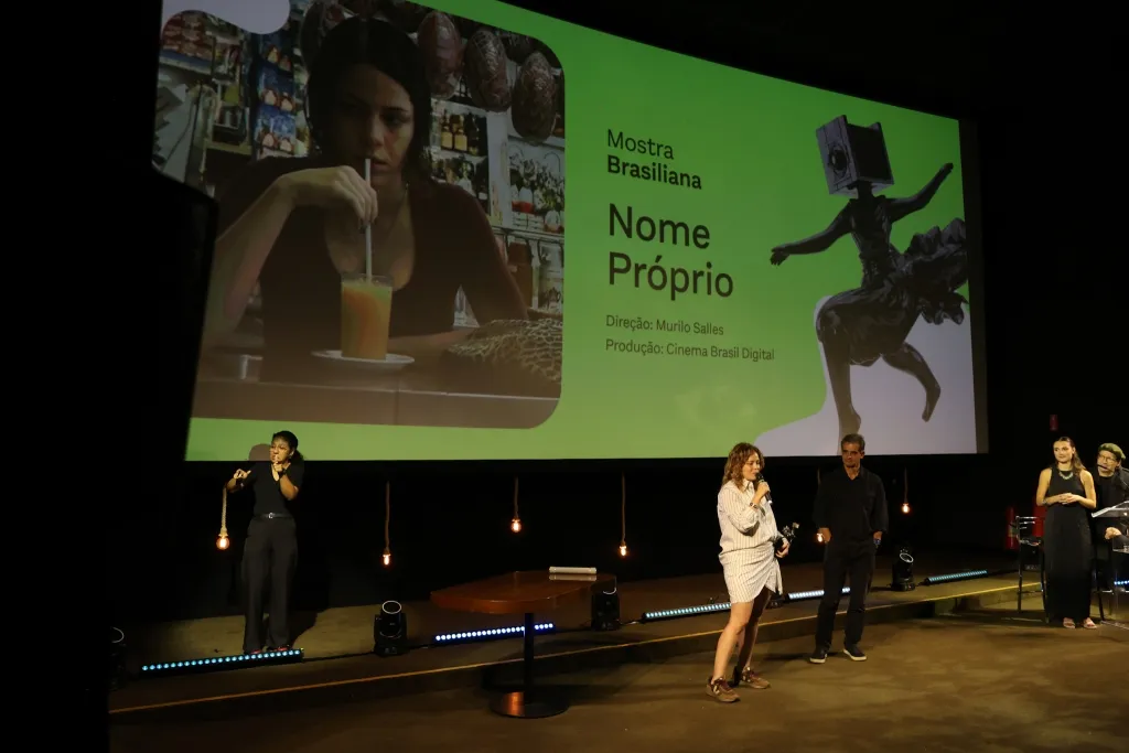 Leandra Leal Recebe O Prêmio Pelo Longa “nome Proprio” De Murilo Salles 3