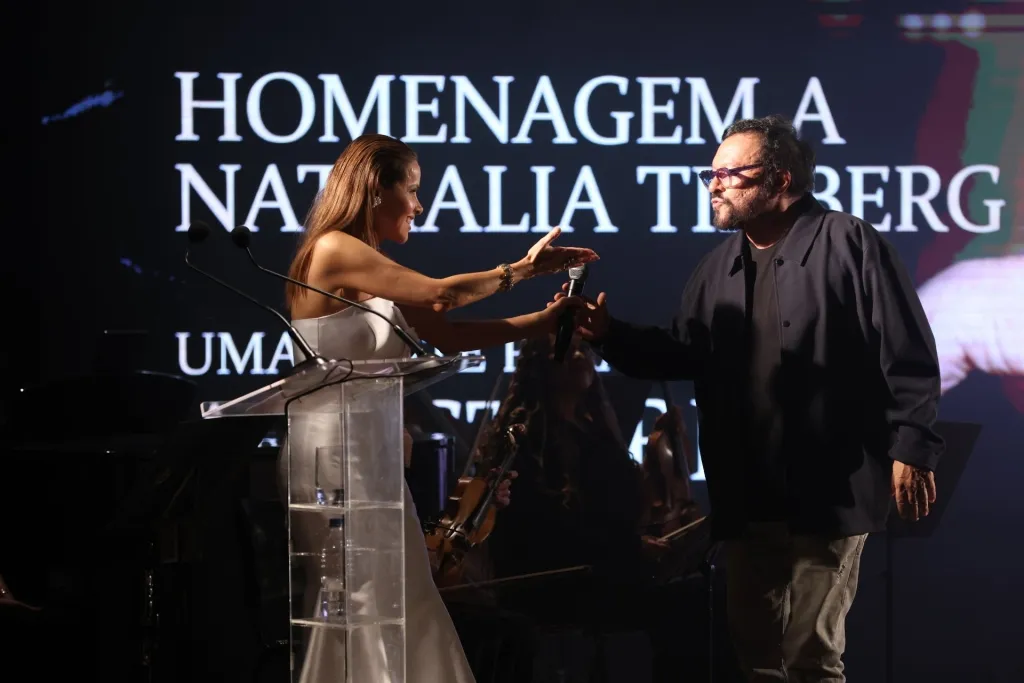 Leona Cavalli E Wolf Maia