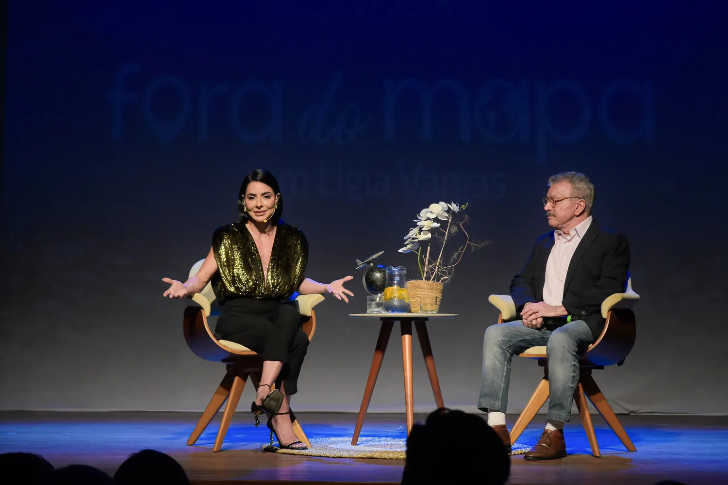 Lígia Vargas estreia o “Conversas Fora do Mapa” e leva debates sobre cultura ao Teatro Laura Alvim
