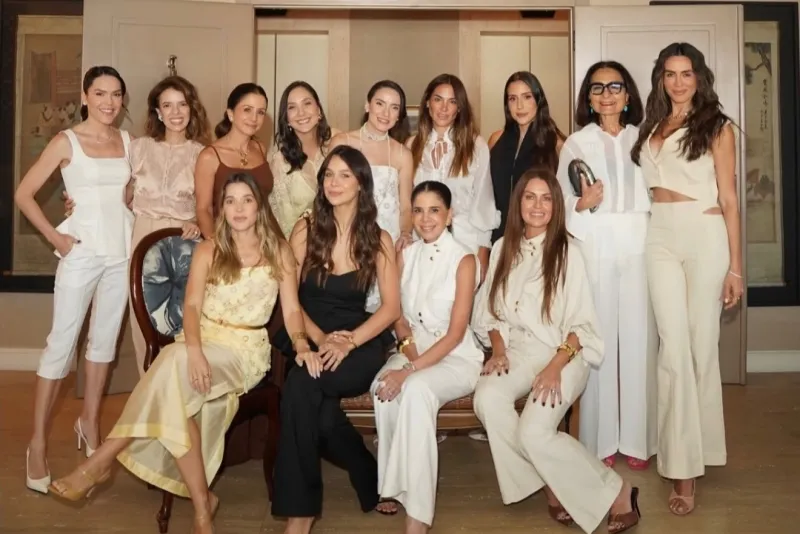 Maria Lucia Negrão e Camila Almeida recebem convidadas para apresentar a coleção Verão 27 da Lenita