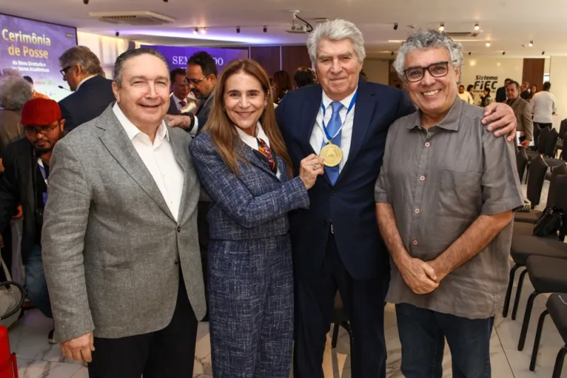 NOVO CICLO - Célio Fernando toma posse na presidência da Academia Cearense de Economia
