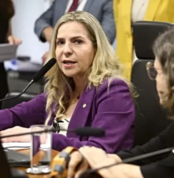Luizianne Lins inaugura Comitê Central 180 em endereço simbólico da política