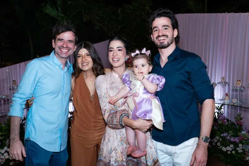 PRIMEIRO CAPÍTULO - Serena celebra primeiro aninho em tarde florida no Iate Clube de Fortaleza