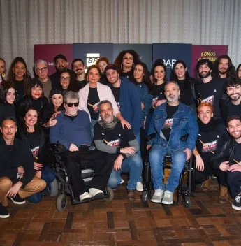 Clássico de Marcelo Rubens Paiva, Feliz Ano Velho estreia versão musical com Heloísa Périssé, Bruno Garcia, Hugo Bonemer e grande elenco