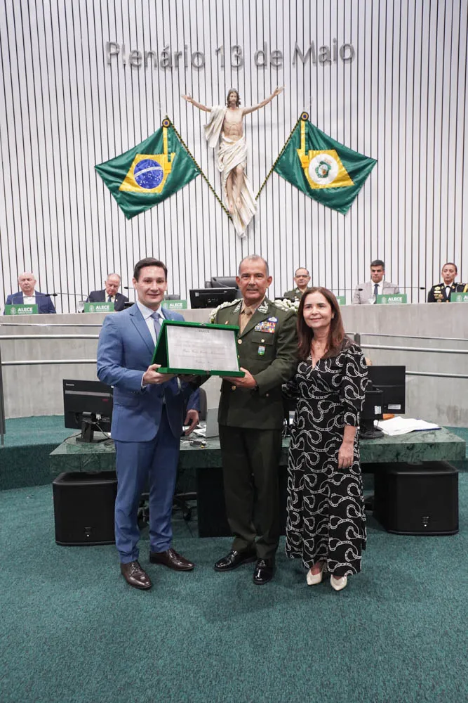 Marcos Sobreira, Gen. Montenegro E Ana Cláudia (8)