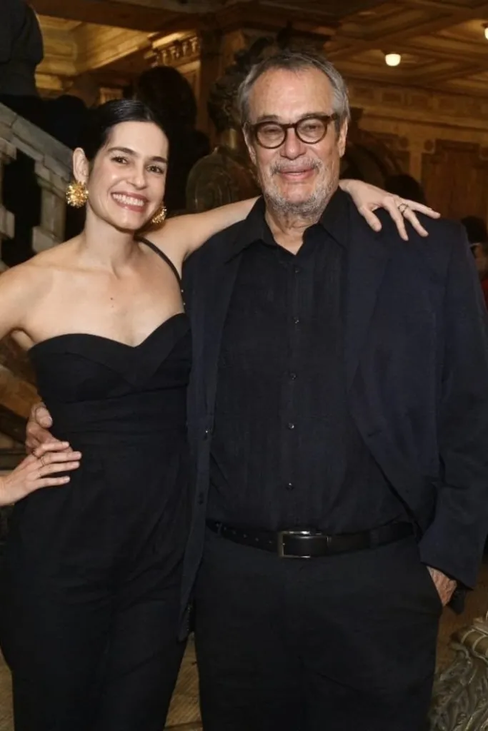 Maria Flor E Seu Pai Renato Calaça