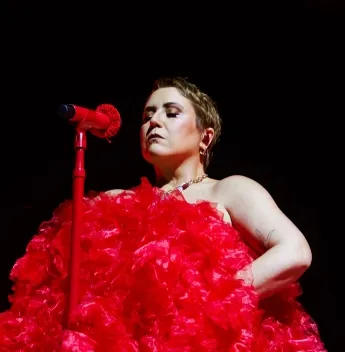 Maria Rita revisita o legado de Elis Regina e divide o palco com o filho Antônio em São Paulo