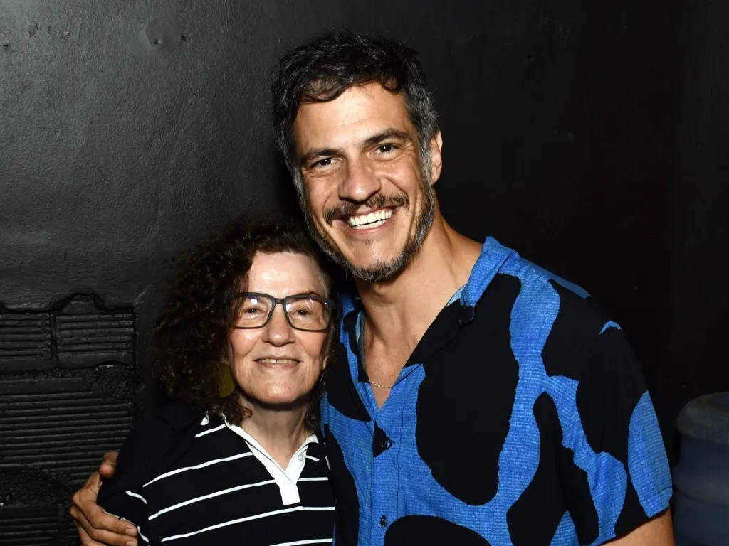 Miriam Schenker E Seu Filho Mateus Solano