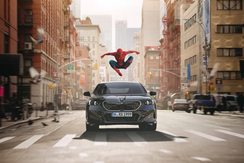 Cultura automotiva - BMW leva nova geração do iX3 ao universo de Homem-Aranha em parceria com a Sony