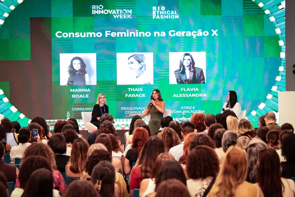 Painel Com Flávia Alessandra