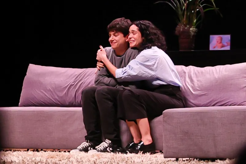 Temporada teatral - Maria Flor e Gabriel Braga Nunes comandam a estreia do espetáculo “O Filho” em noite prestigiada no Rio de Janeiro